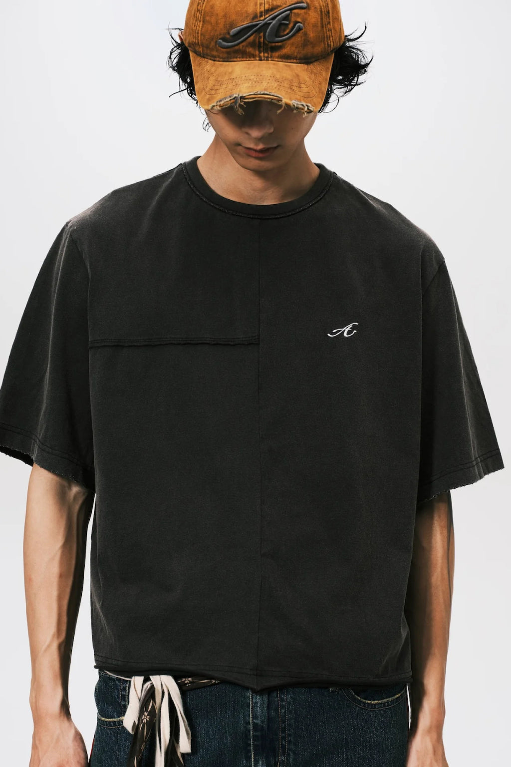 RECONSTRUCT CROPPED TEE BLACK