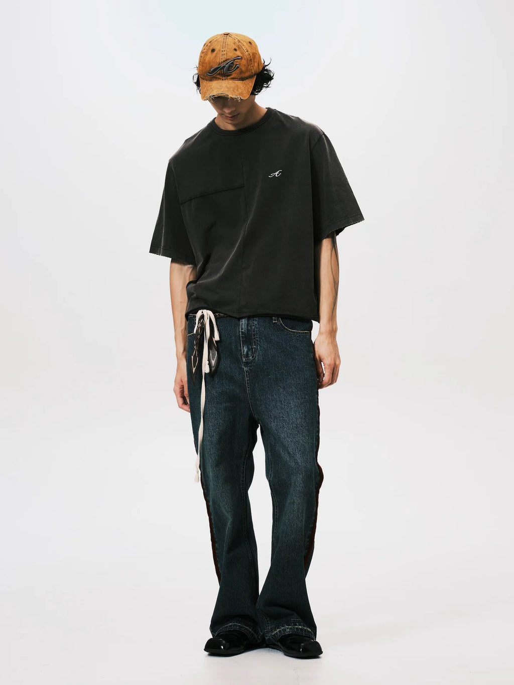 RECONSTRUCT CROPPED TEE BLACK
