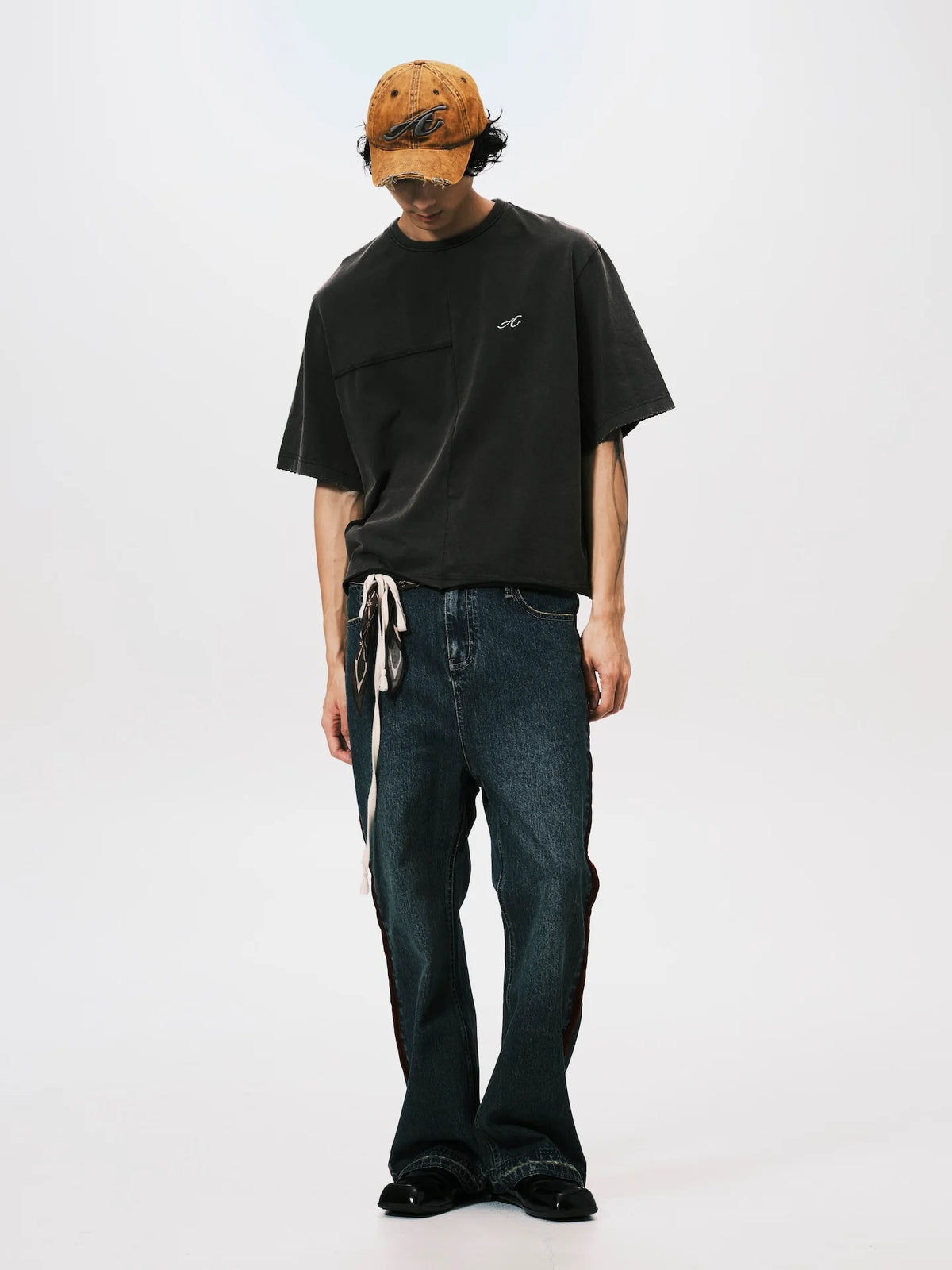 RECONSTRUCT CROPPED TEE BLACK