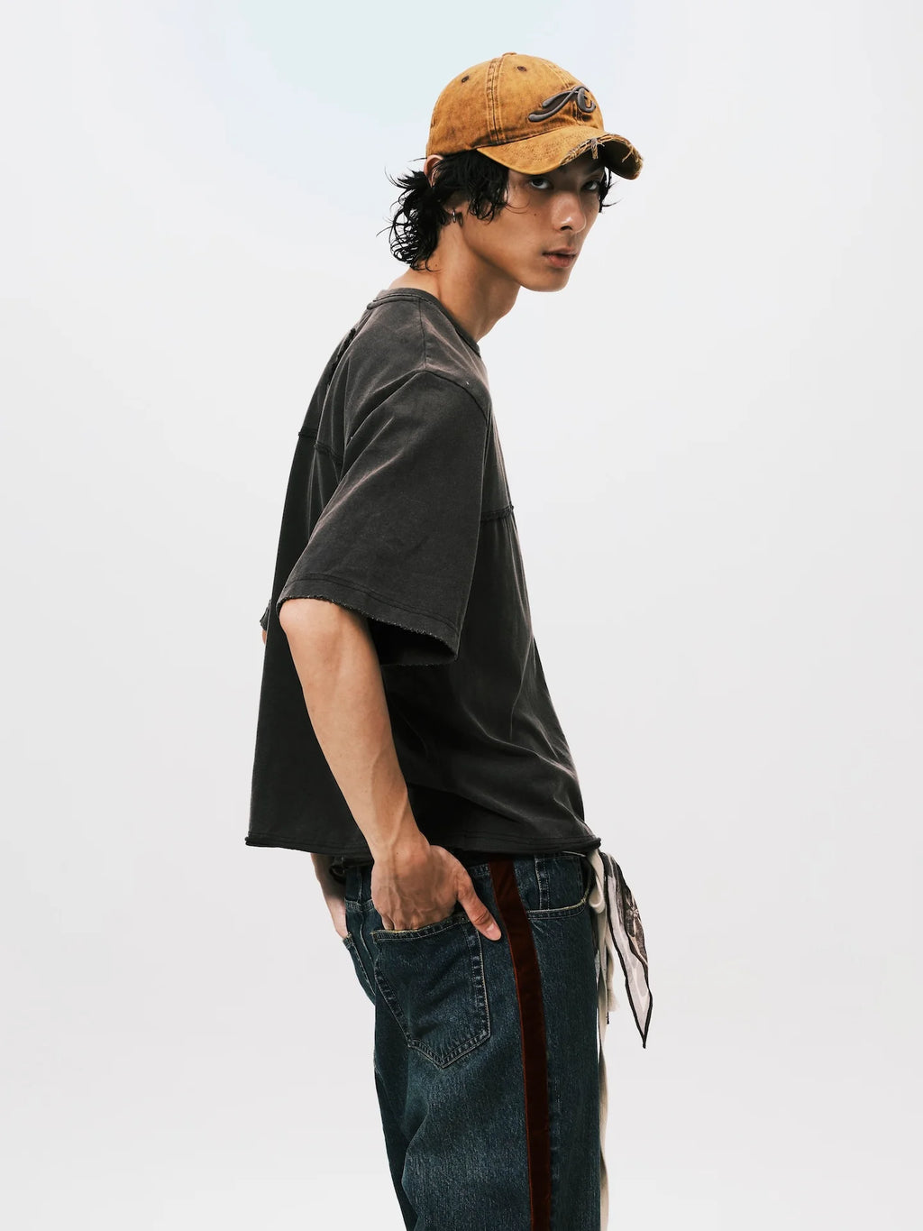 RECONSTRUCT CROPPED TEE BLACK