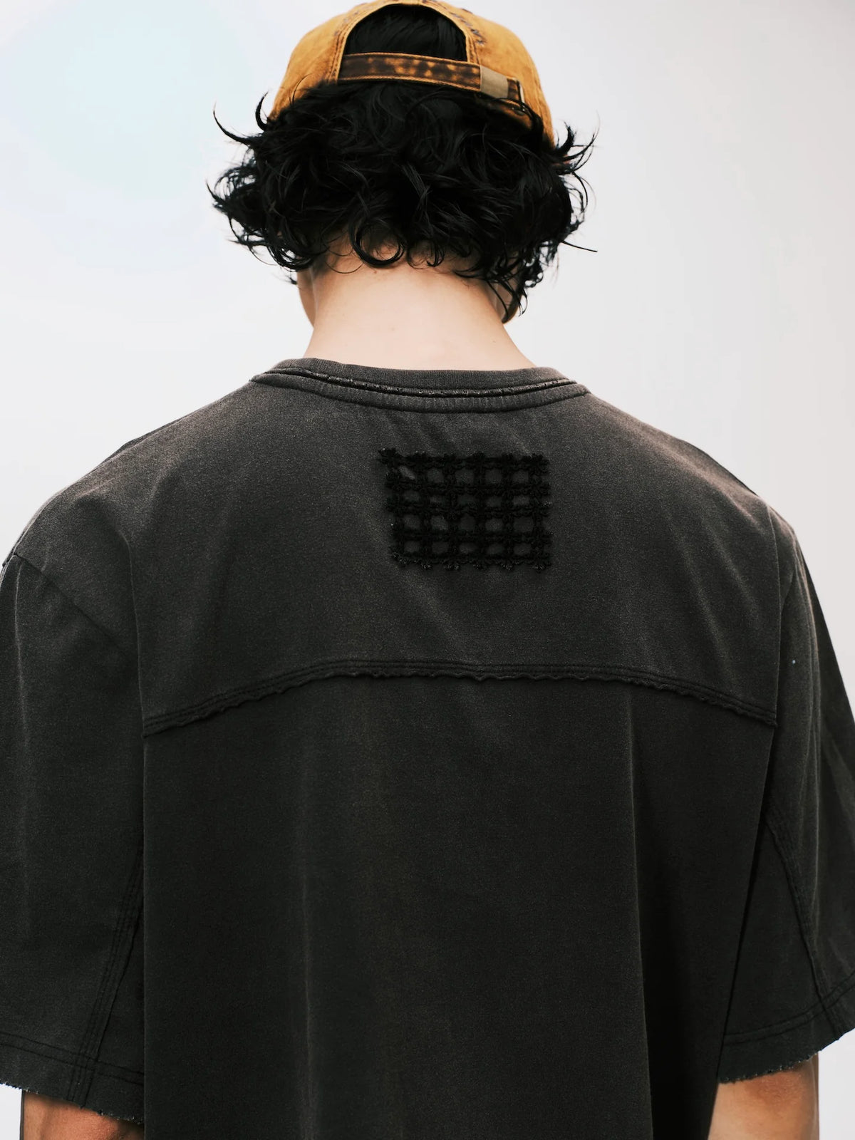 RECONSTRUCT CROPPED TEE BLACK