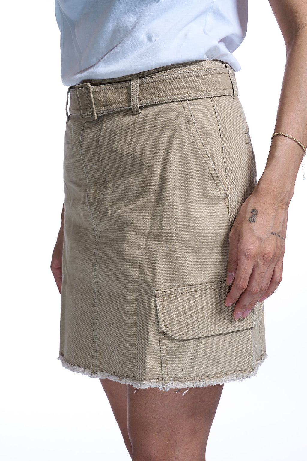 PIGMENT WASHED BELTED SKIRT BEIGE