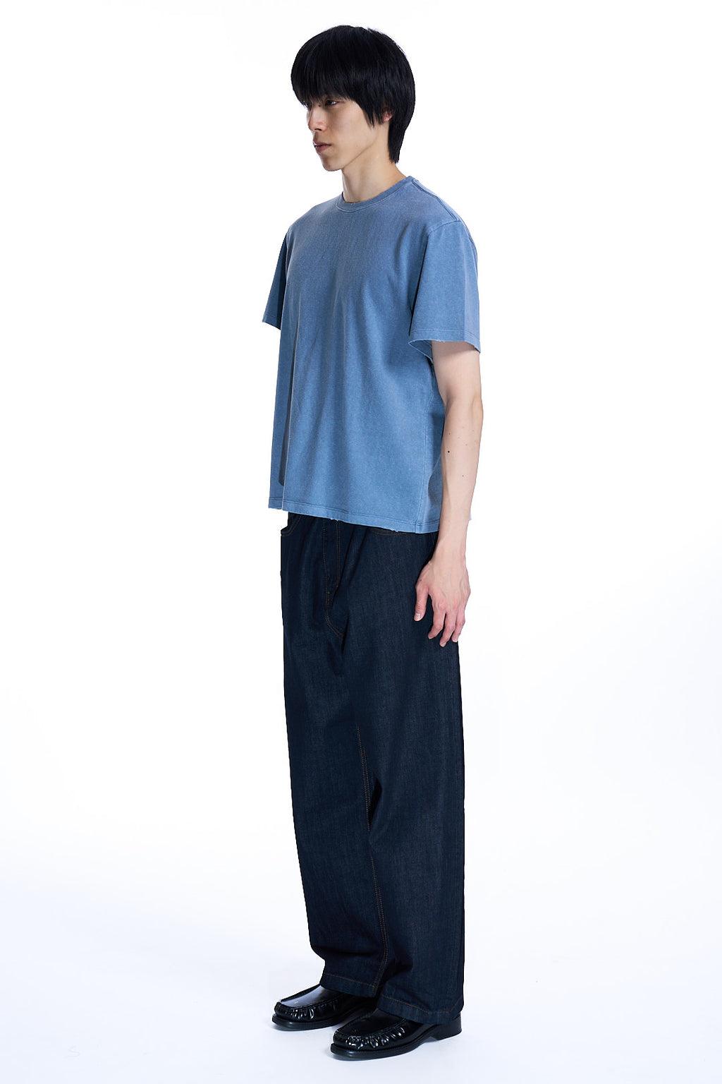 DAMAGED COLOR DYED CROP
T-SHIRT WASHED BLUE