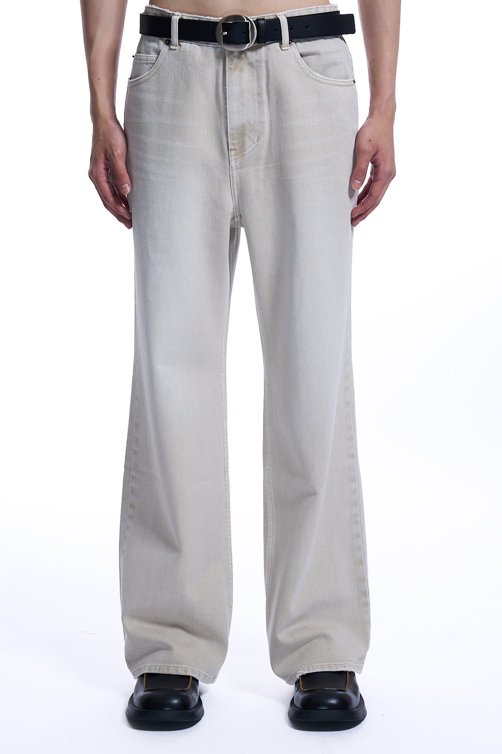 PIGMENT WASHED FLARED JEANS BEIGE