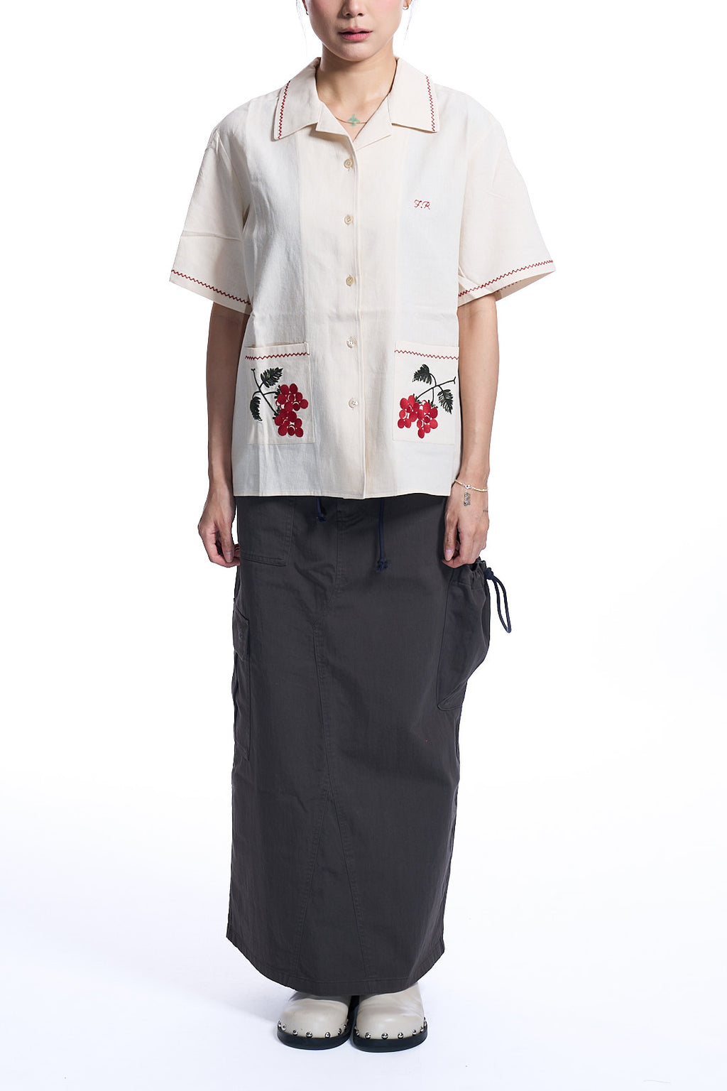 Raspberry Embroidery Shirt BEIGE