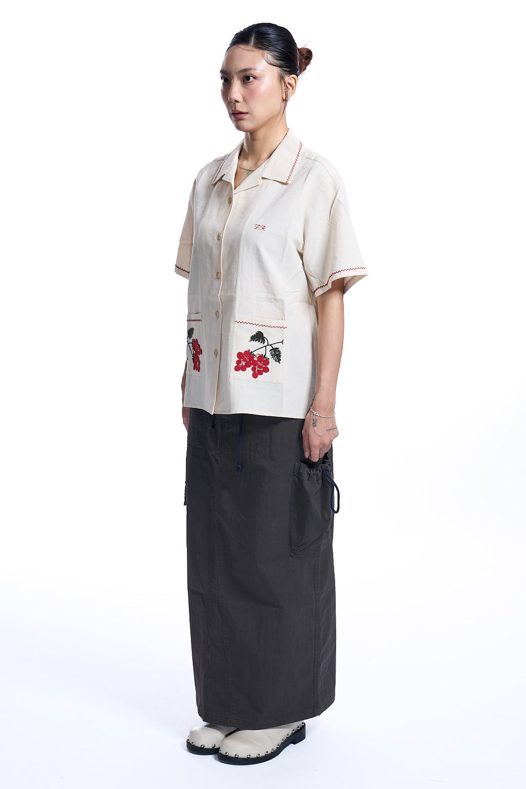 Raspberry Embroidery Shirt BEIGE